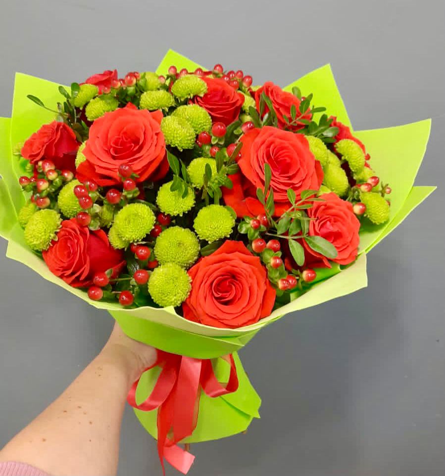 Букет цветов из: Хризантемы и Розы в Красновидово