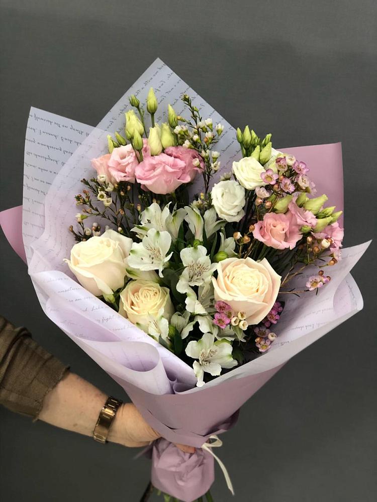 Букет цветов из: Альстромерии, Розы и Лизиантусы в Красновидово