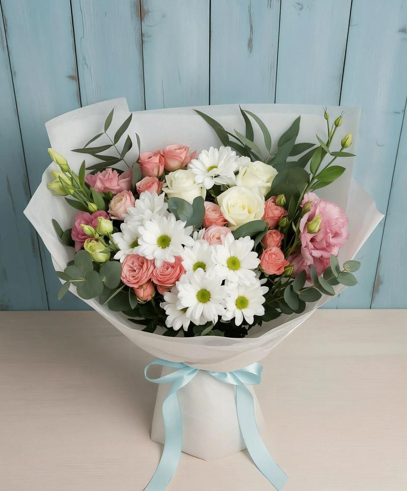 Букет цветов из: Розы, Лизиантусы и Хризантемы в Красновидово