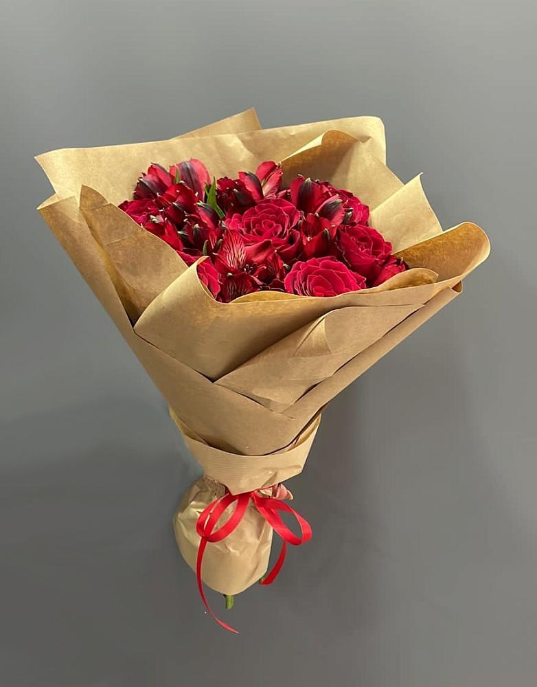 Букет цветов из: Альстромерии и Розы в Красновидово