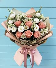 Букет цветов из:  Розы, Альстромерии и Лизиантусы в Красновидово