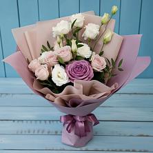 Букет цветов из:  Розы и Лизиантусы в Красновидово