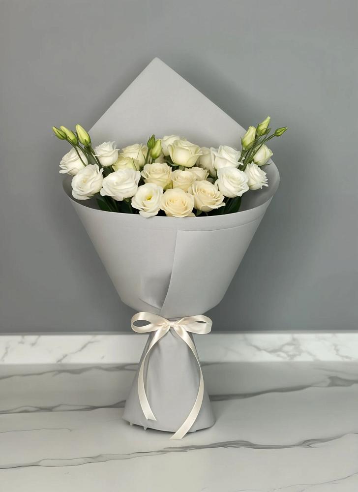 Букет цветов из: Розы и Лизиантусы в Красновидово