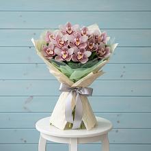 Букет цветов из:  Орхидеи и Розы в Красновидово