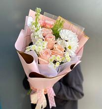 Букет цветов из:  Хризантемы и Розы в Красновидово