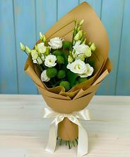 Букет цветов из:  Хризантемы и Лизиантусы в Красновидово