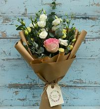 Букет цветов из:  Розы и Лизиантусы в Красновидово