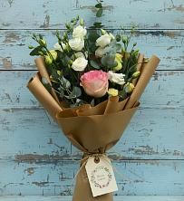 Букет цветов из:  Розы и Лизиантусы в Красновидово