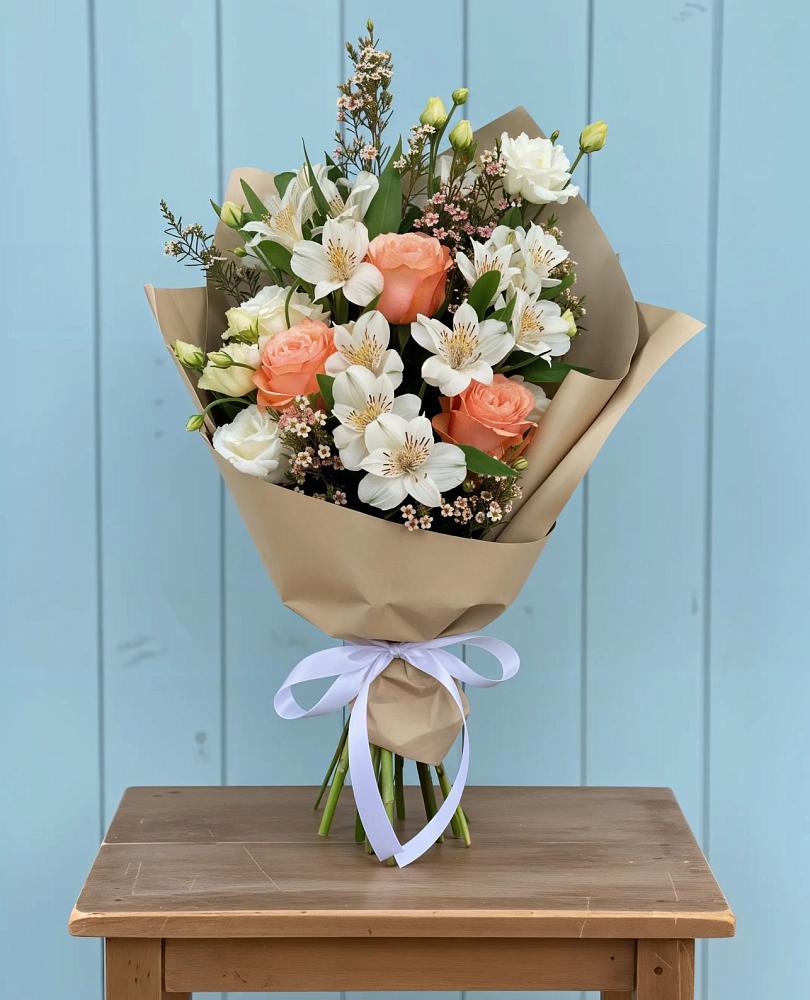 Букет цветов из: Альстромерии, Лизиантусы, Розы и Хризантемы в Красновидово