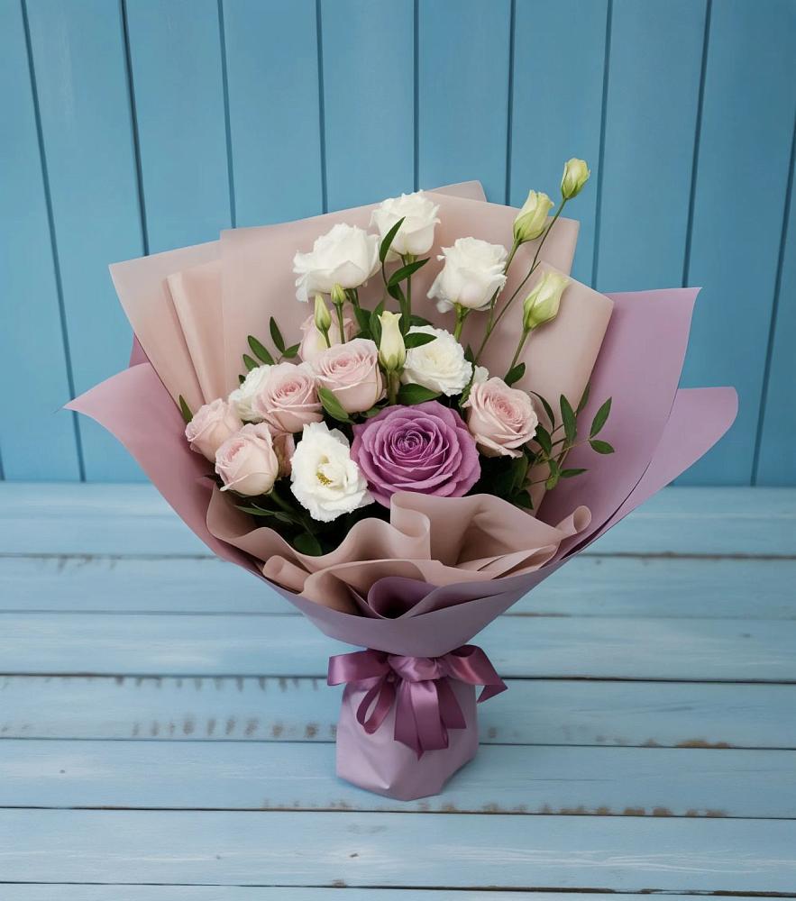 Букет цветов из: Розы и Лизиантусы в Красновидово